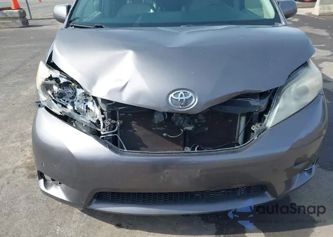 2012 Toyota Sienna Limited 7 Passenger z USA, uszkodzony, nr VIN 5TDDK3DCXCS033655